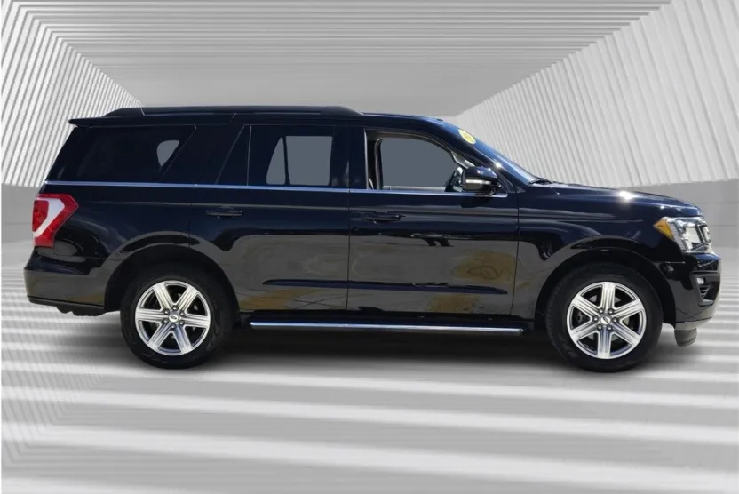 2019 Ford Expedition XLT photo 1