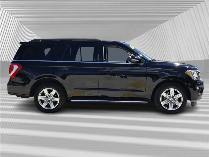 2019 Ford Expedition XLT photo 1