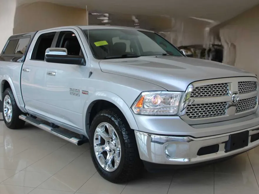 2016 Ram 1500 Laramie photo 1