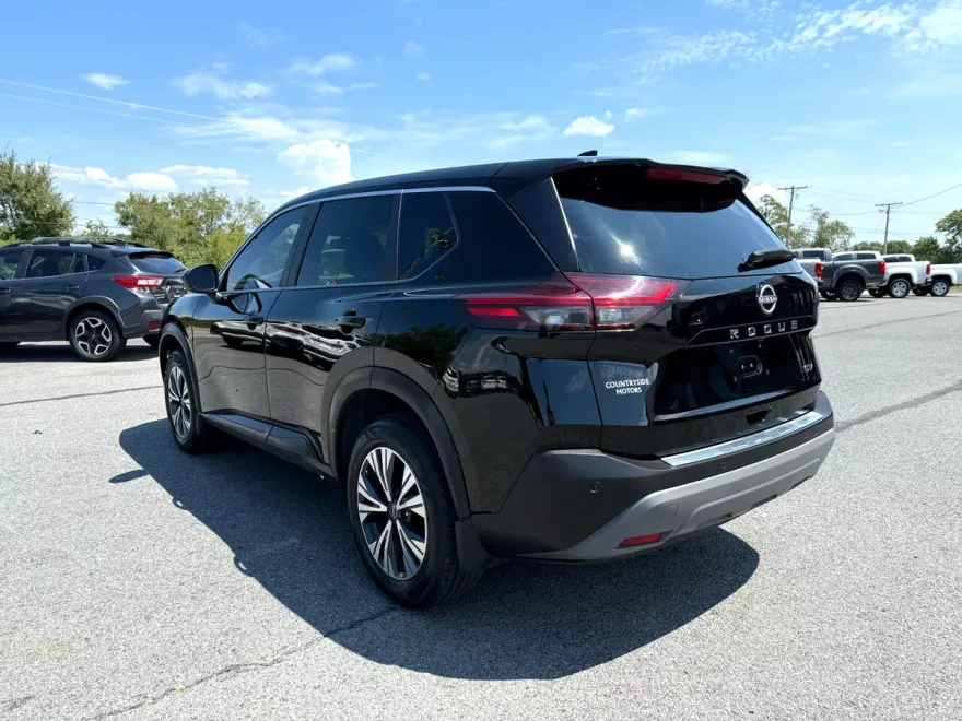 2023 Nissan Rogue SV photo 1