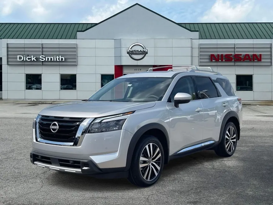 2025 Nissan Pathfinder Platinum photo 1