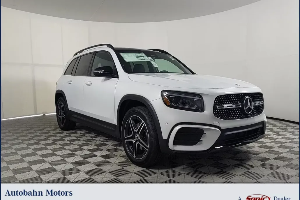2024 Mercedes Benz GLB 250 photo 1