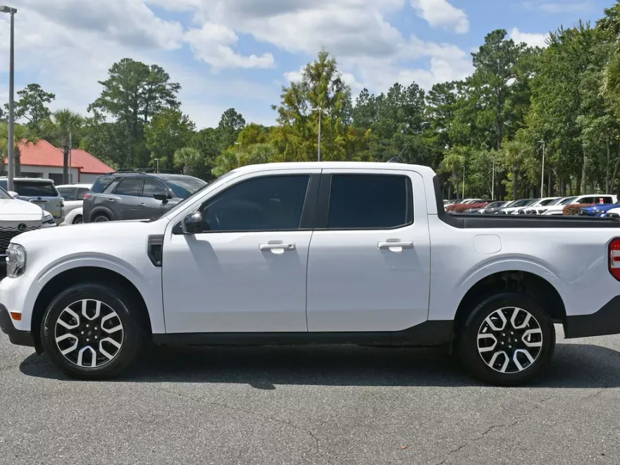 2024 Ford Maverick Lariat photo 1