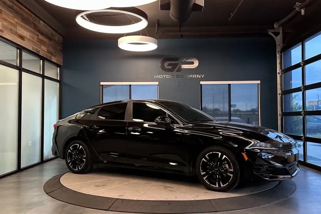 2021 Kia K5 GT-Line photo 1