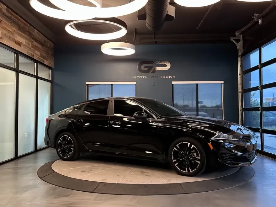 2021 Kia K5 GT-Line photo 1