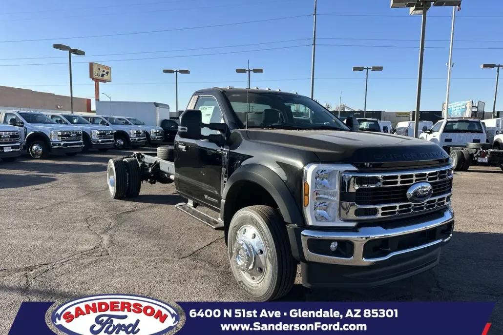 2024 Ford F-600 photo 1