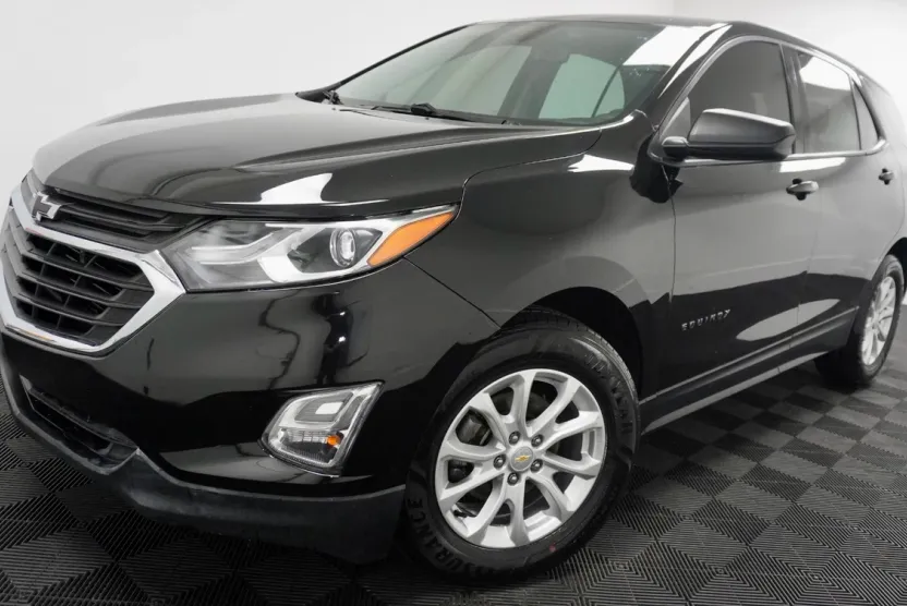 2018 Chevrolet Equinox LS photo 1