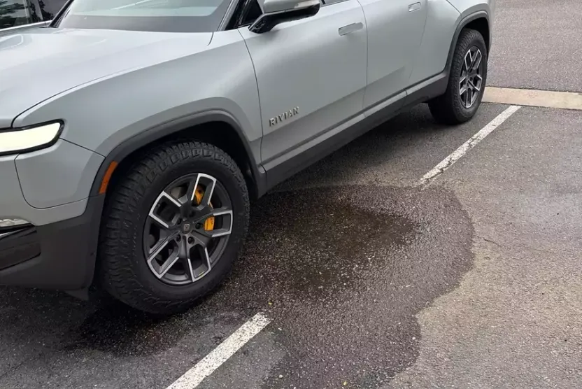 2023 Rivian R1T Adventure photo 1