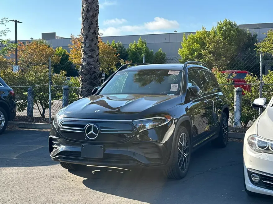2023 Mercedes Benz EQB 350 4MATIC photo 1
