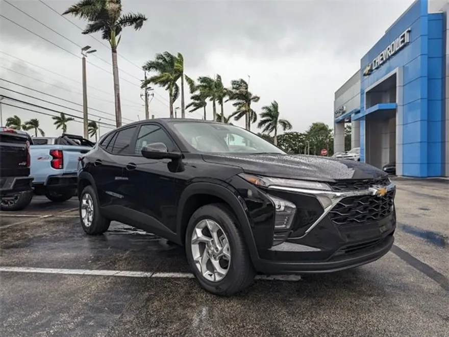 2026 Chevrolet Trax LS photo 1