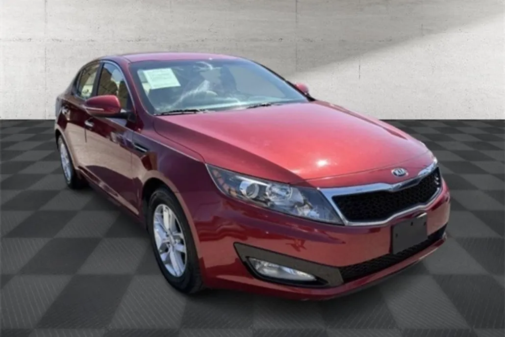 2013 Kia Optima LX photo 1