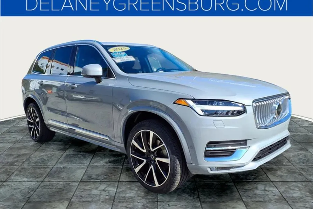 2025 Volvo XC90 B5 Plus photo 1