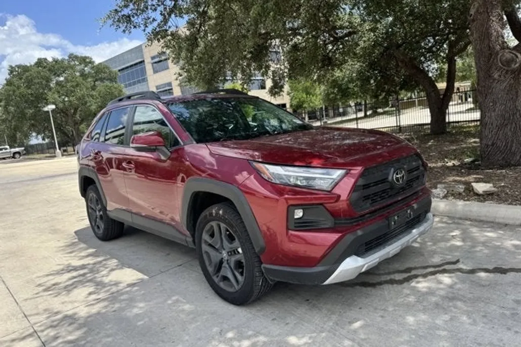 2023 Toyota RAV4 Adventure photo 1