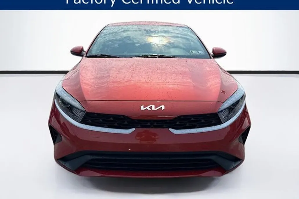 2022 Kia Forte LXS photo 1