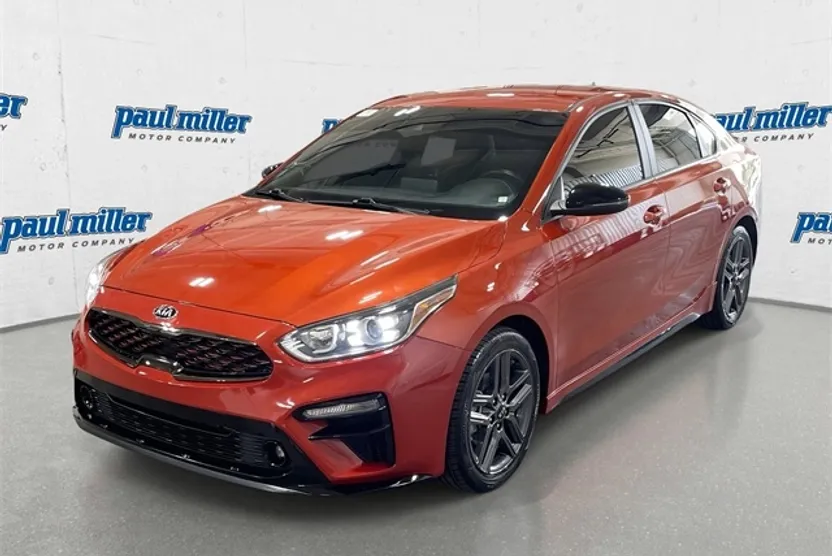 2021 Kia Forte GT-Line photo 1