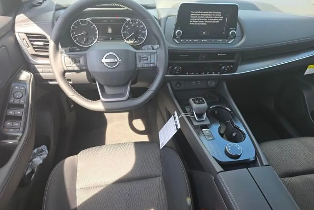 2026 Nissan Rogue SV photo 1
