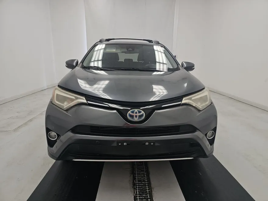 2017 Toyota RAV4 Hybrid Limited photo 1