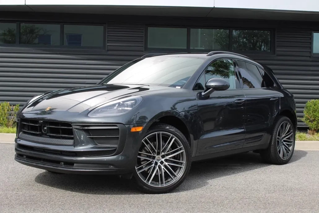 2025 Porsche Macan Base photo 1