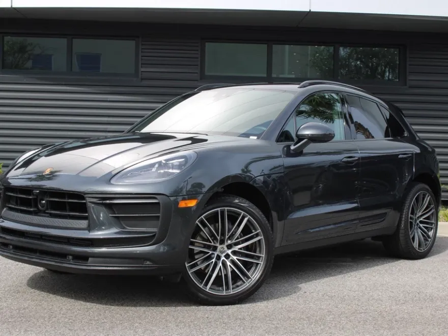 2025 Porsche Macan Base photo 1
