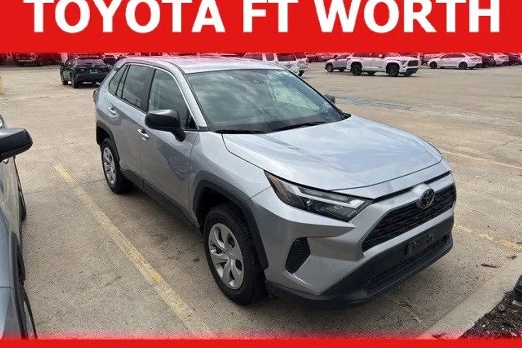 2024 Toyota RAV4 LE photo 1