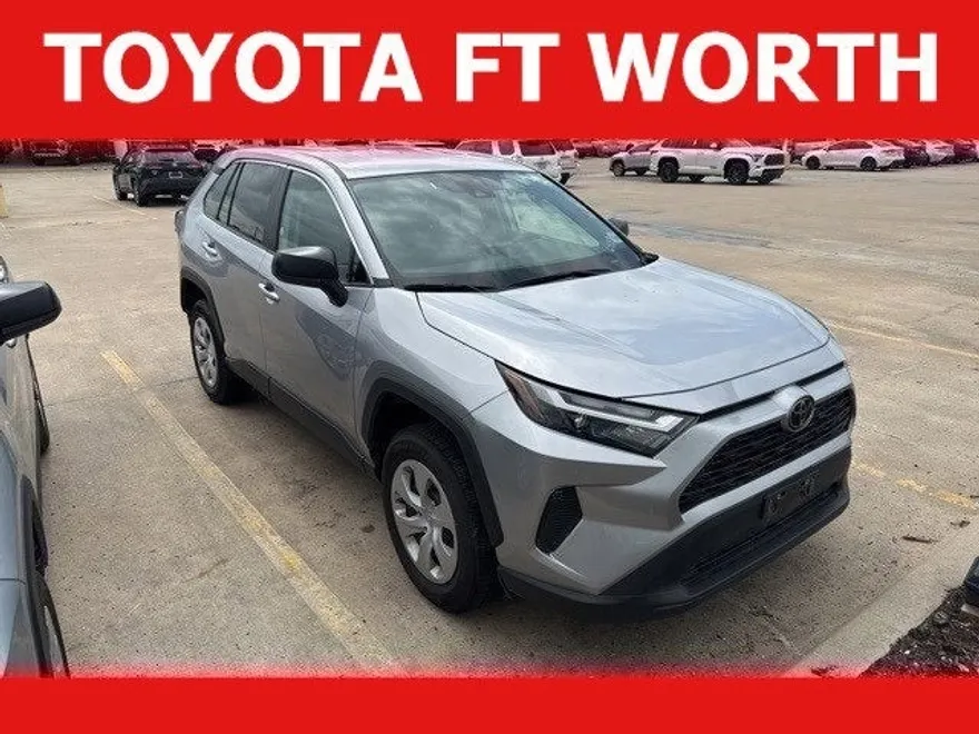 2024 Toyota RAV4 LE photo 1