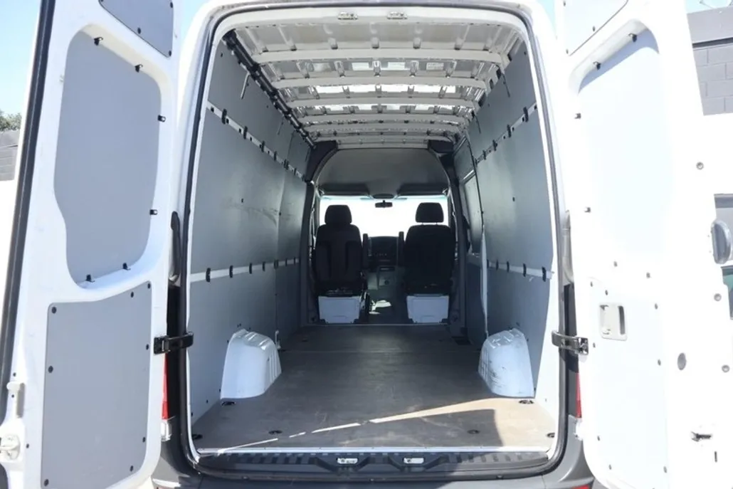 2017 Mercedes Benz Sprinter 2500 photo 1