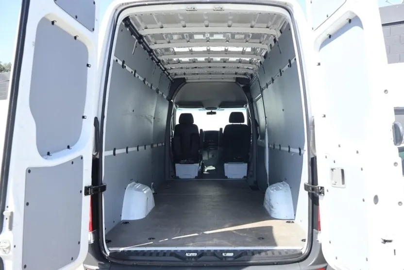 2017 Mercedes Benz Sprinter 2500 photo 1