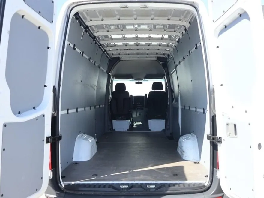 2017 Mercedes Benz Sprinter 2500 photo 1