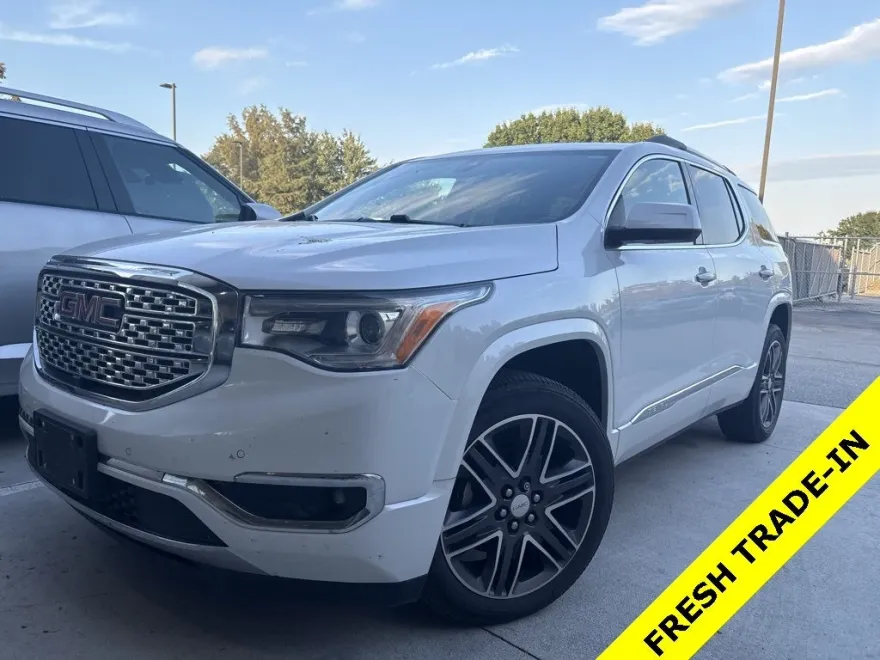2017 Gmc Acadia Denali photo 1