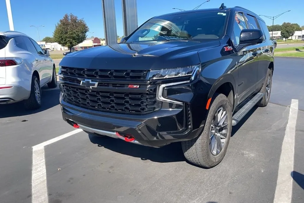 2023 Chevrolet Tahoe Z71 photo 1