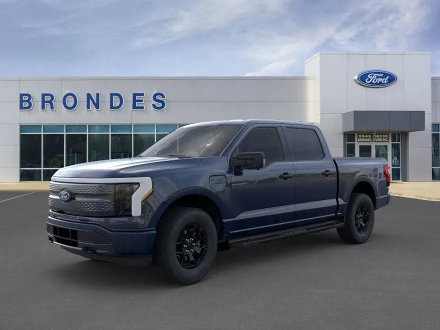 2025 Ford F-150 Lightning XLT photo 1