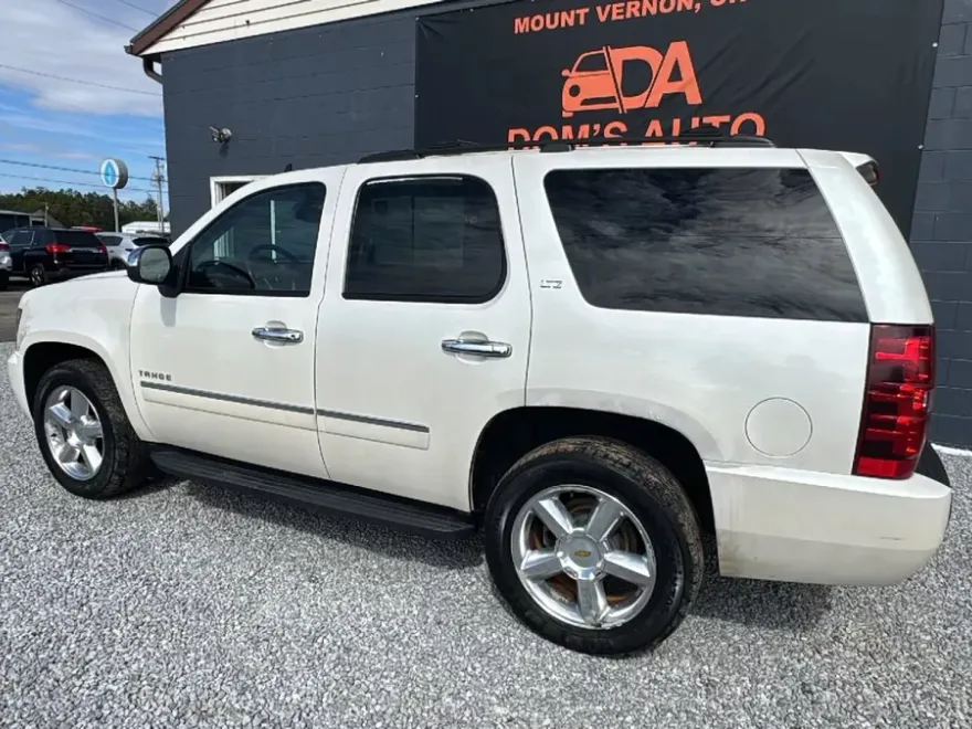 2010 Chevrolet Tahoe LTZ photo 1