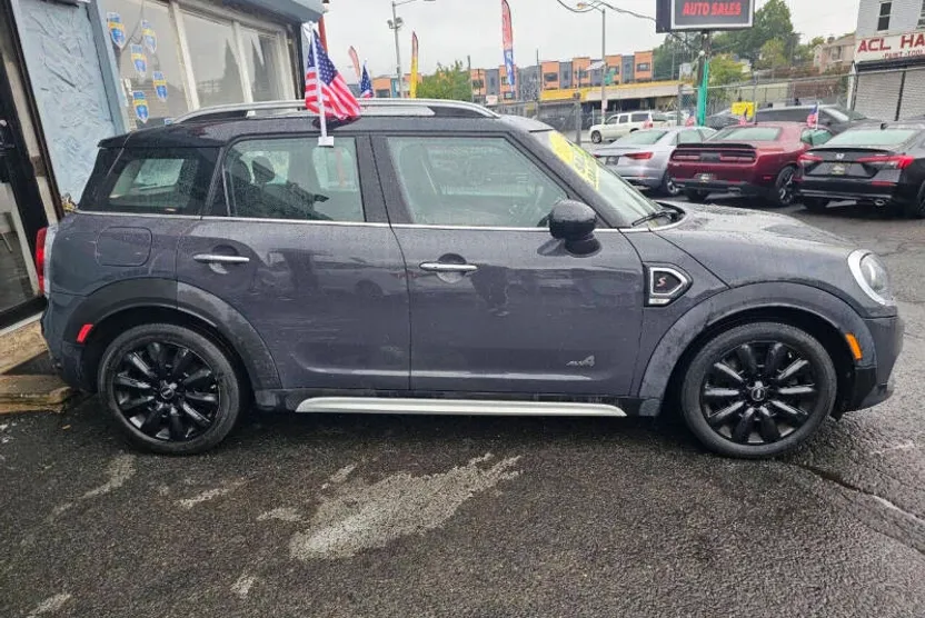2019 Mini Countryman S ALL4 photo 1