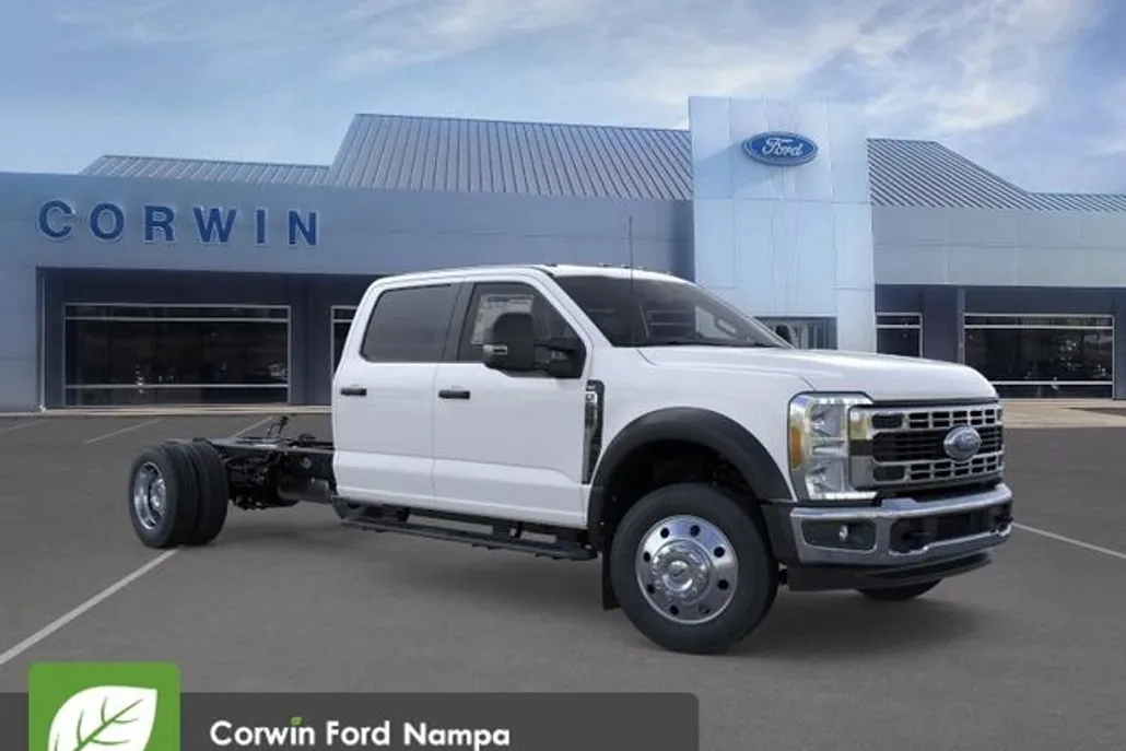 2025 Ford F-550 XLT photo 1
