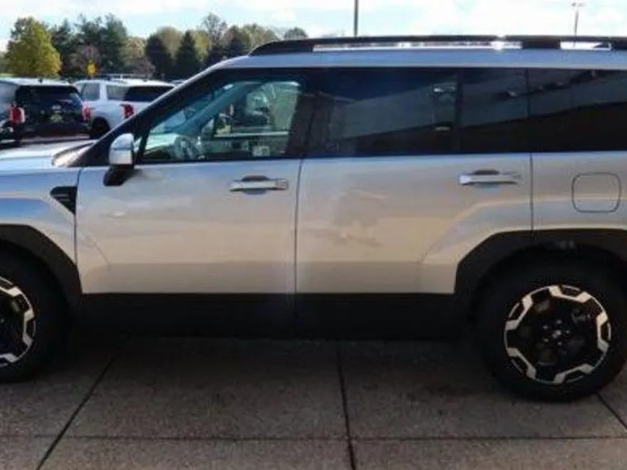 2025 Hyundai Santa Fe SEL photo 1