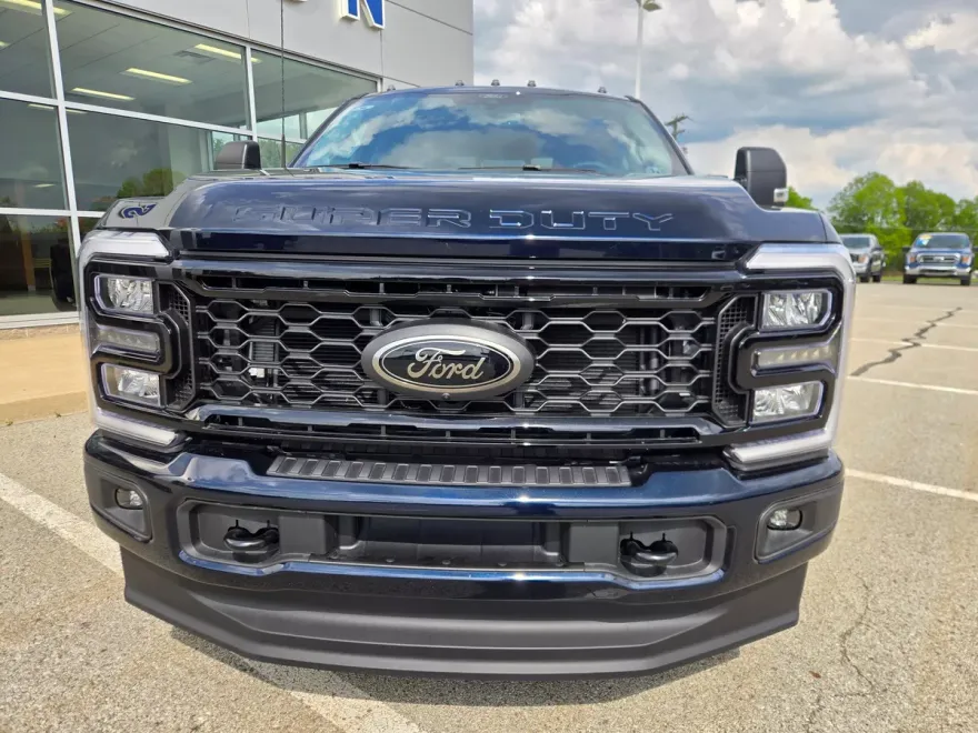 2025 Ford F-250 XLT photo 1