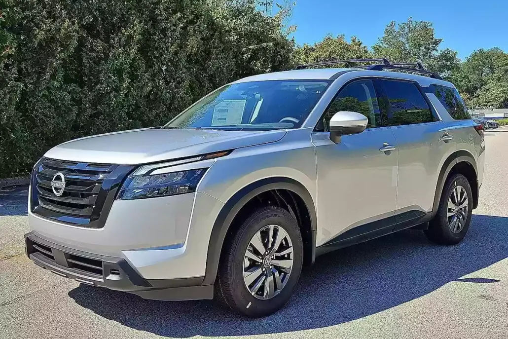 2025 Nissan Pathfinder SV photo 1