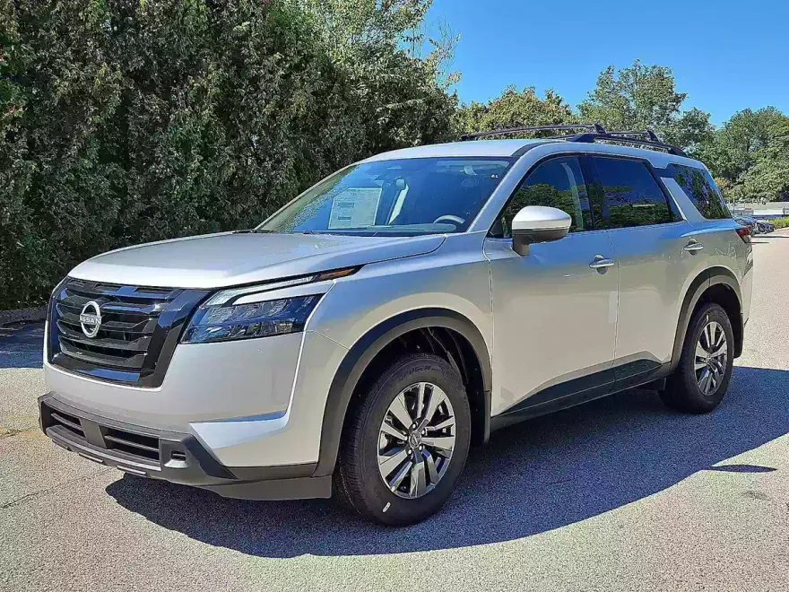 2025 Nissan Pathfinder SV photo 1