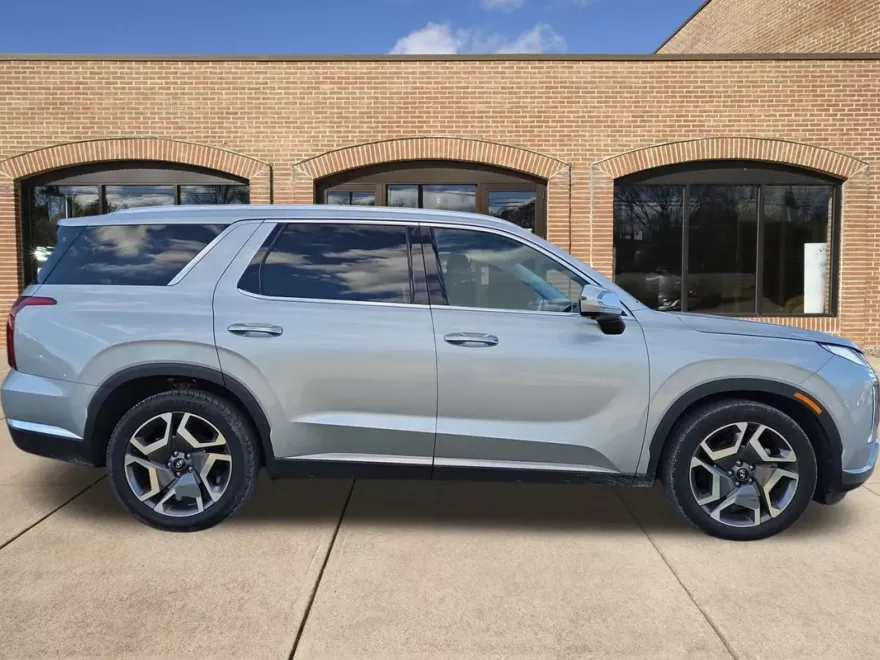 2024 Hyundai Palisade Limited photo 1