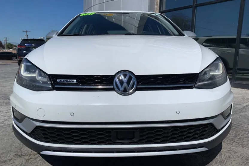 2017 Volkswagen Golf Alltrack TSI SEL photo 1