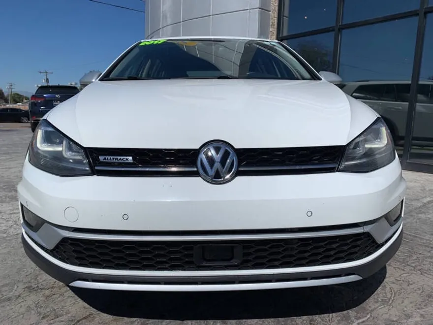 2017 Volkswagen Golf Alltrack TSI SEL photo 1