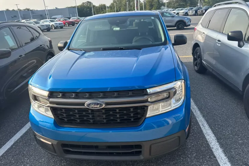 2022 Ford Maverick XLT photo 1