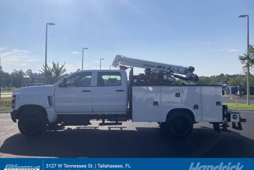 2022 Chevrolet Silverado 4500HD Work Truck photo 1