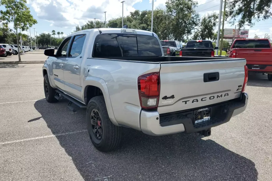 2023 Toyota Tacoma SR5 V6 photo 1