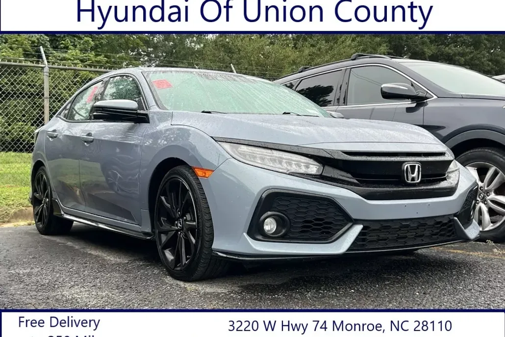 2019 Honda Civic Sport Touring photo 1