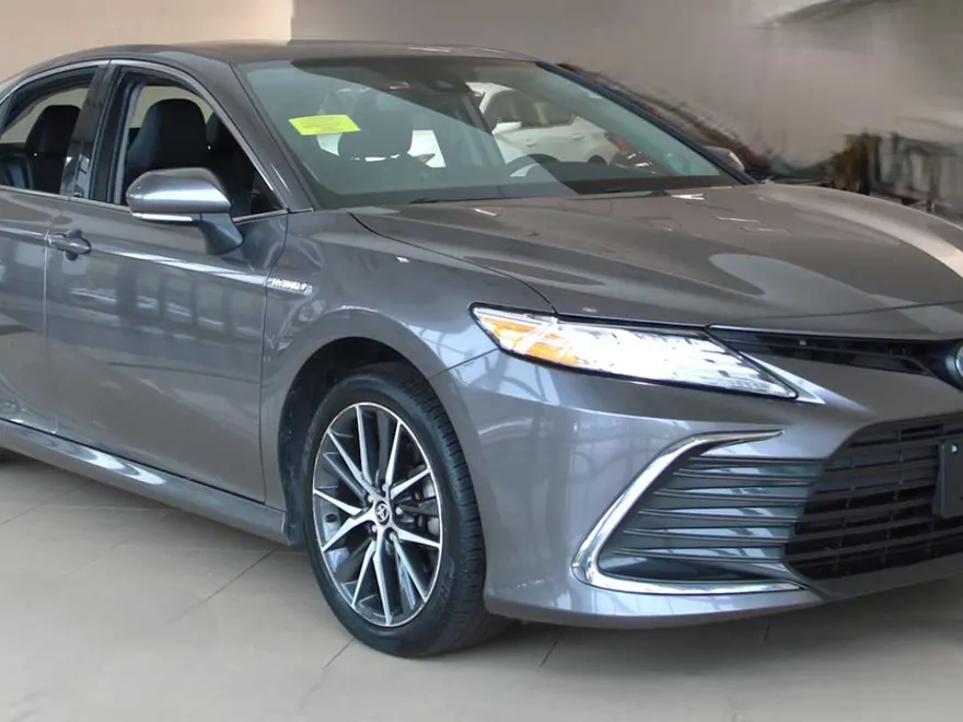 2021 Toyota Camry Hybrid XLE photo 1