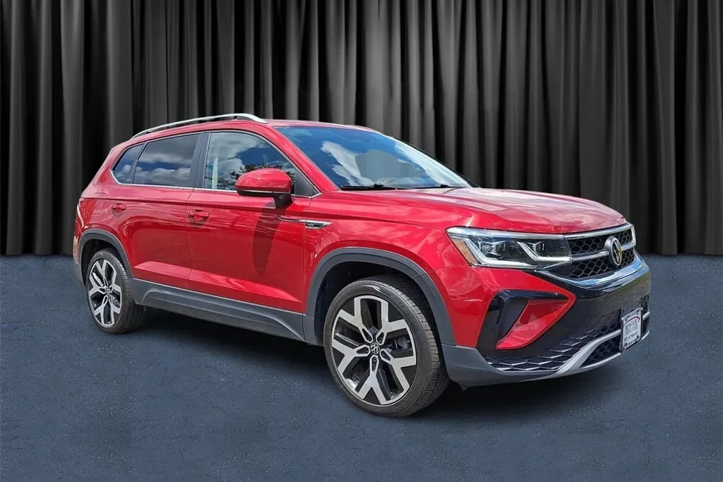 2022 Volkswagen Taos SEL photo 1