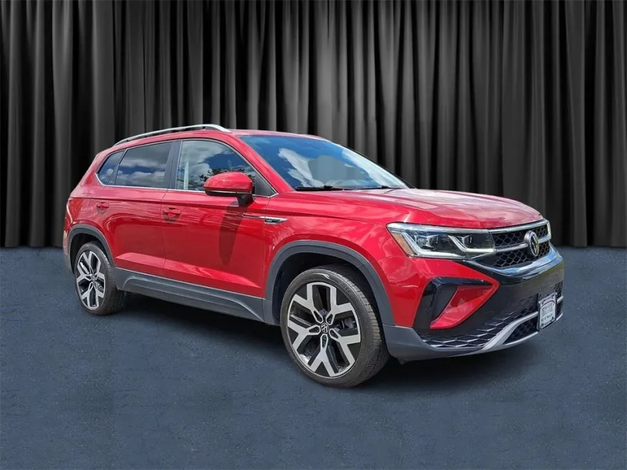 2022 Volkswagen Taos SEL photo 1