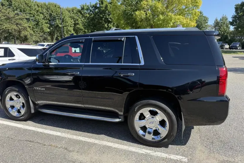 2017 Chevrolet Tahoe Premier photo 1