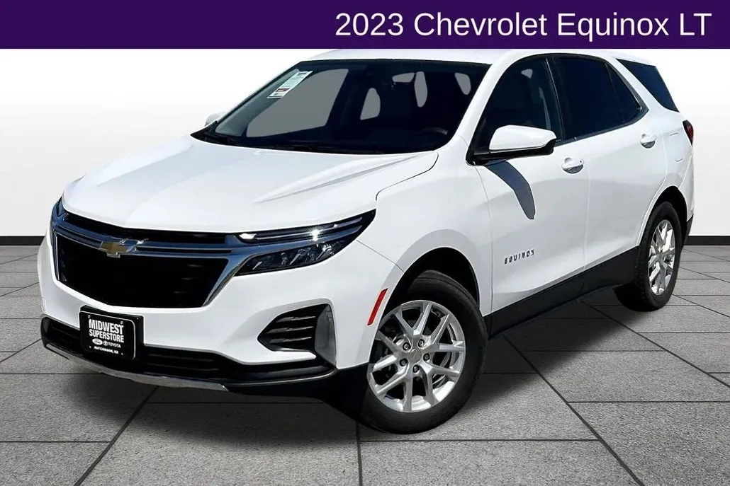 2023 Chevrolet Equinox LT photo 1
